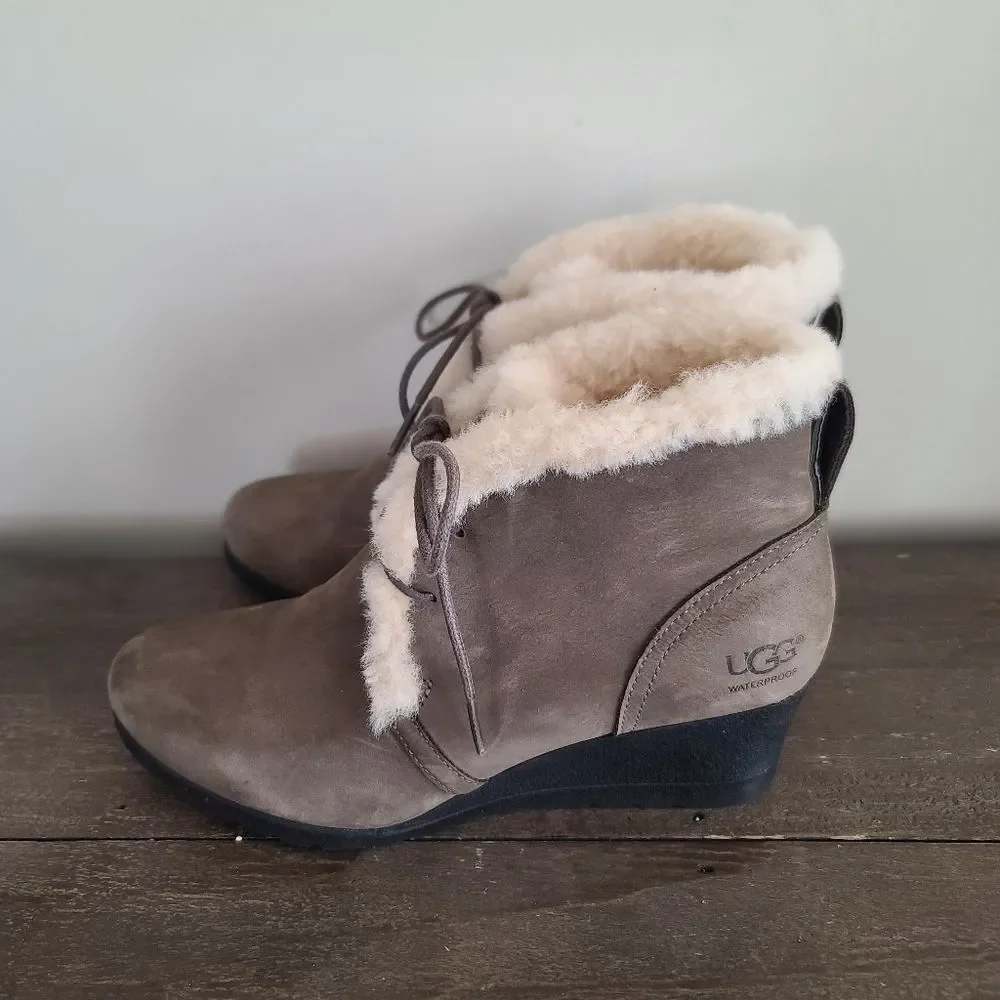 UGG Jeovana Boots Gray Suede Waterproof 1017421 Wedge Lace Up Booties Size 8.5